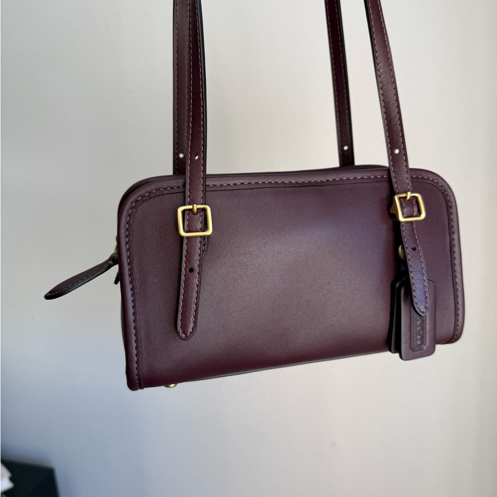 Coach Swing Zip 20 Black Currant